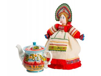 Набор Зимняя сказка: кукла на чайник, чайник заварной с росписью
